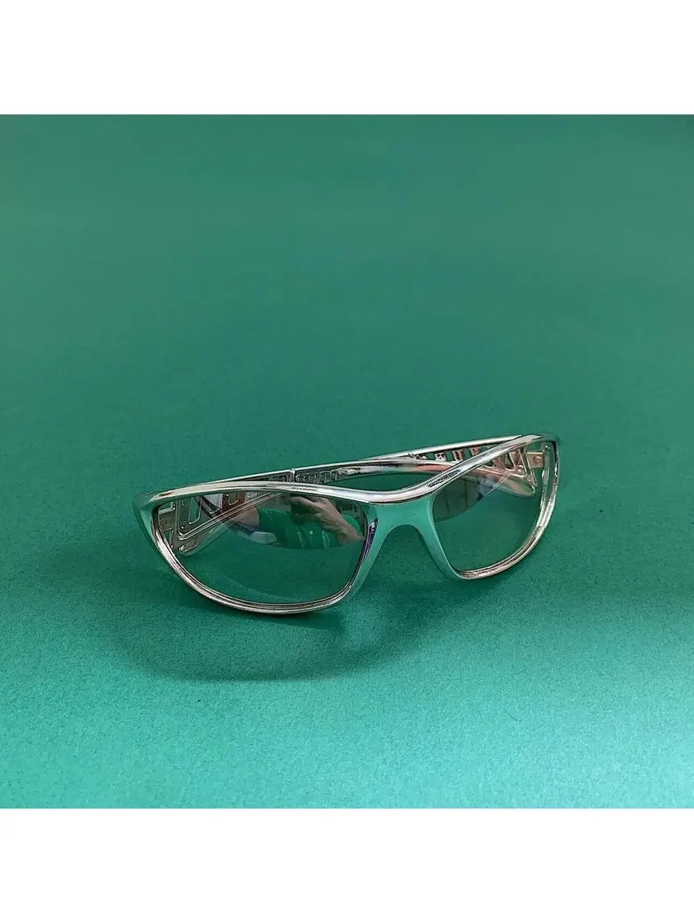 Cyber Grunge y2k 2000s Vented Sport futuristic style surfer silver clear